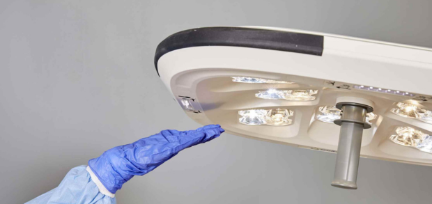 Réglage stérile de la lampe scialytique EPURE par détection sans contact